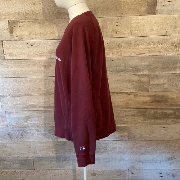 Champion  women's burgundy‎ crew neck sweatshirt in size medium - Picture 2 of 8